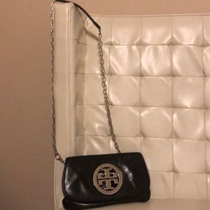 Tory Burch purse, cross body or a clutch, 2-in-1!